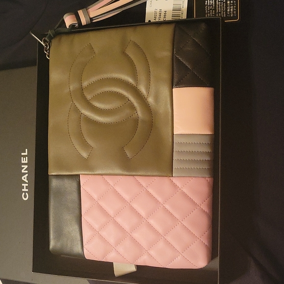 CHANEL Handbags - Chanel O-Case